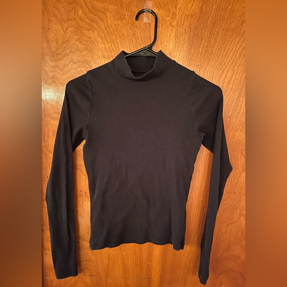 HOLLISTER mock neck long sleeve